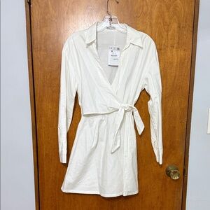 White Wrap Dress - size xS